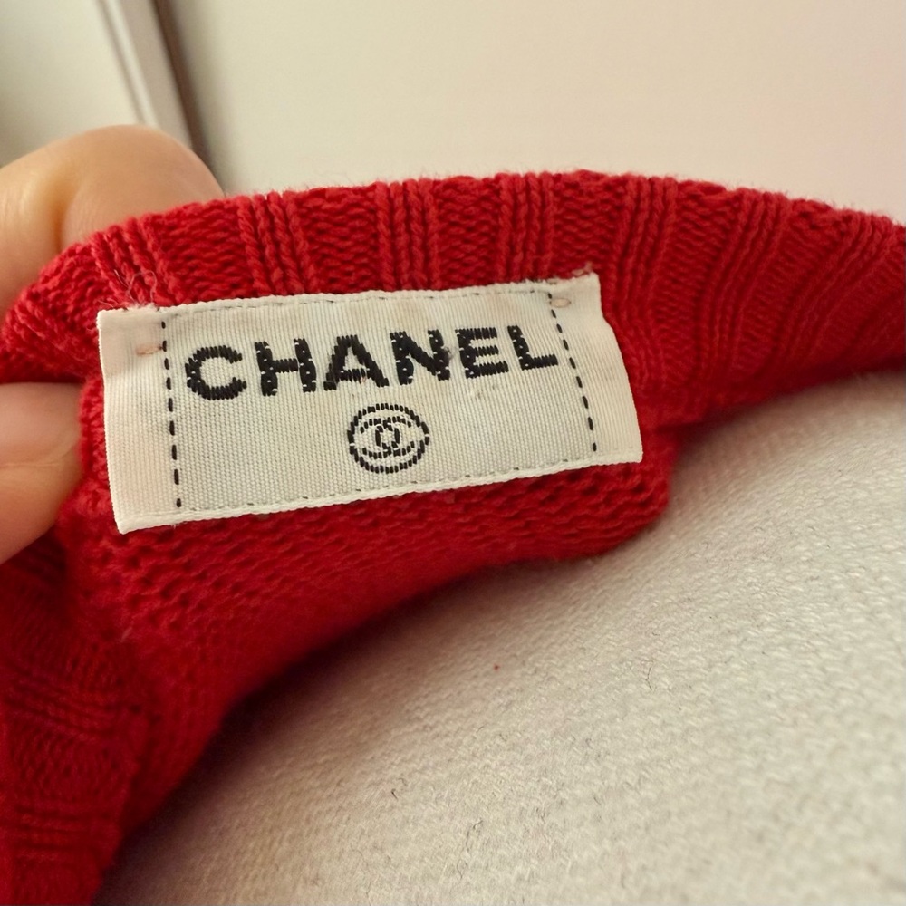 Chanel Sweater - Picture 5 of 6